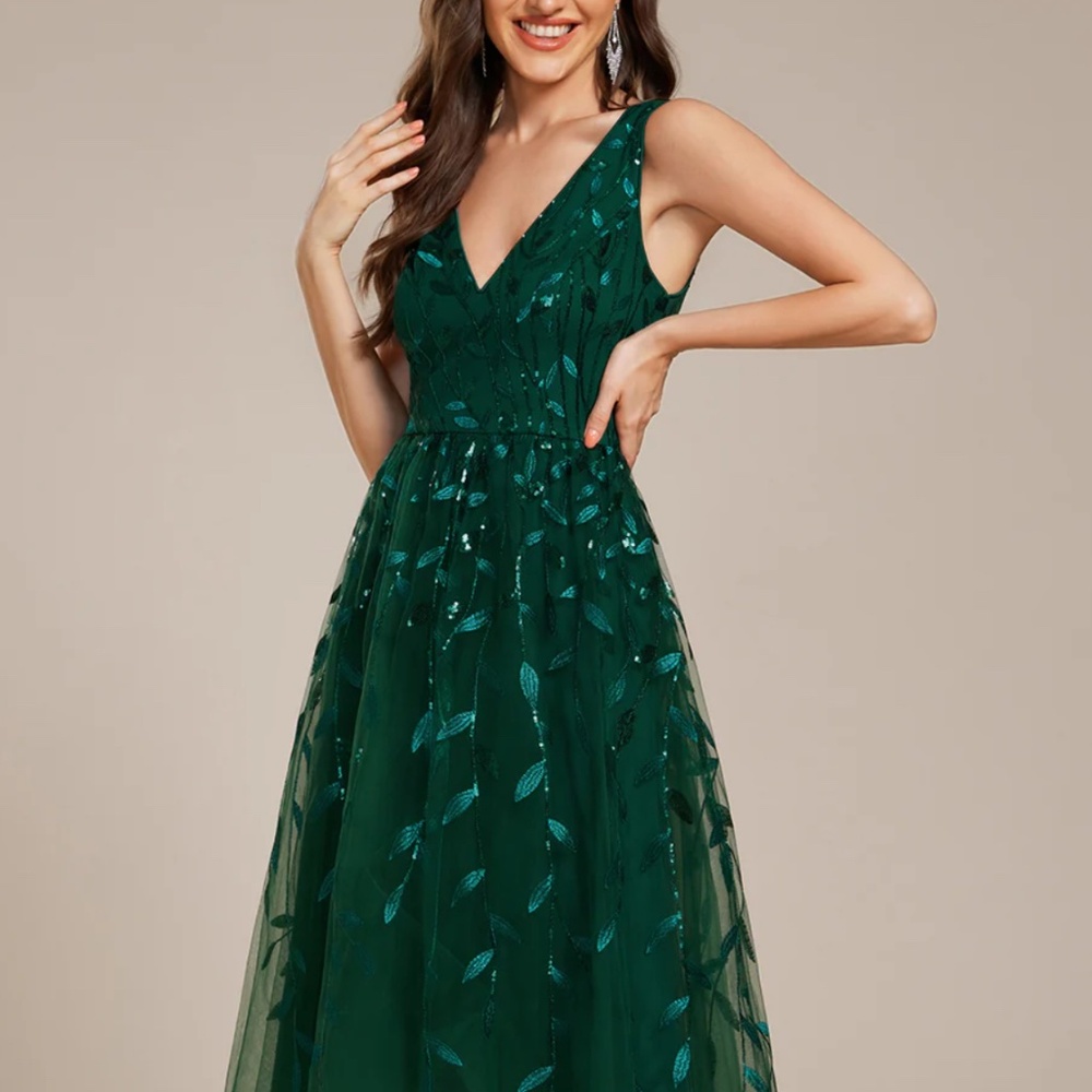 Ever Pretty Green Sequin V Neck Leaf Dress STUNNING BNWT - Picture 2 of 5